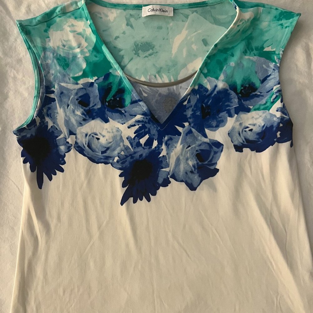 Calvin Klein Floral Top w Neckline Hardware, Sz M